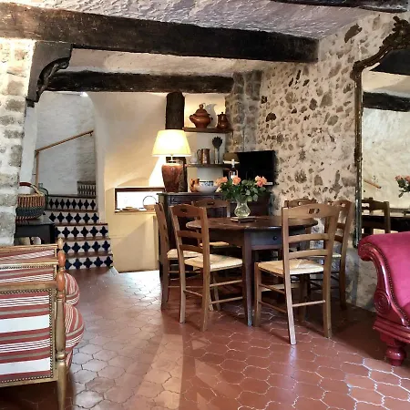 Old Roof Terrace And Sea Views Antibes