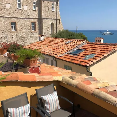 Сasa de vacaciones Old Roof Terrace And Sea Views Antibes